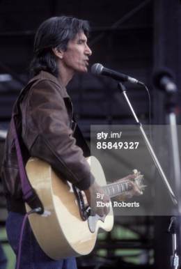 1993-04-24  TVZ at Farm Aid at Cyclone Stadium-Ames-IA 2